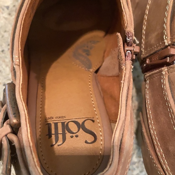 Size 9 Women’s Sofft Willa Booties - Picture 8 of 12